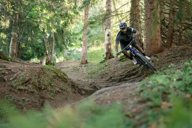 Santa Cruz Tallboy C S Mountain Bike 2023 Gloss Ultra Blue-10